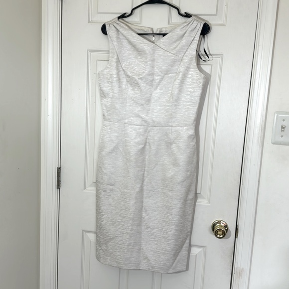 David Meister Cream Sheath Dress With A Subtle Shine To It Size 8 - Picture 1 of 8